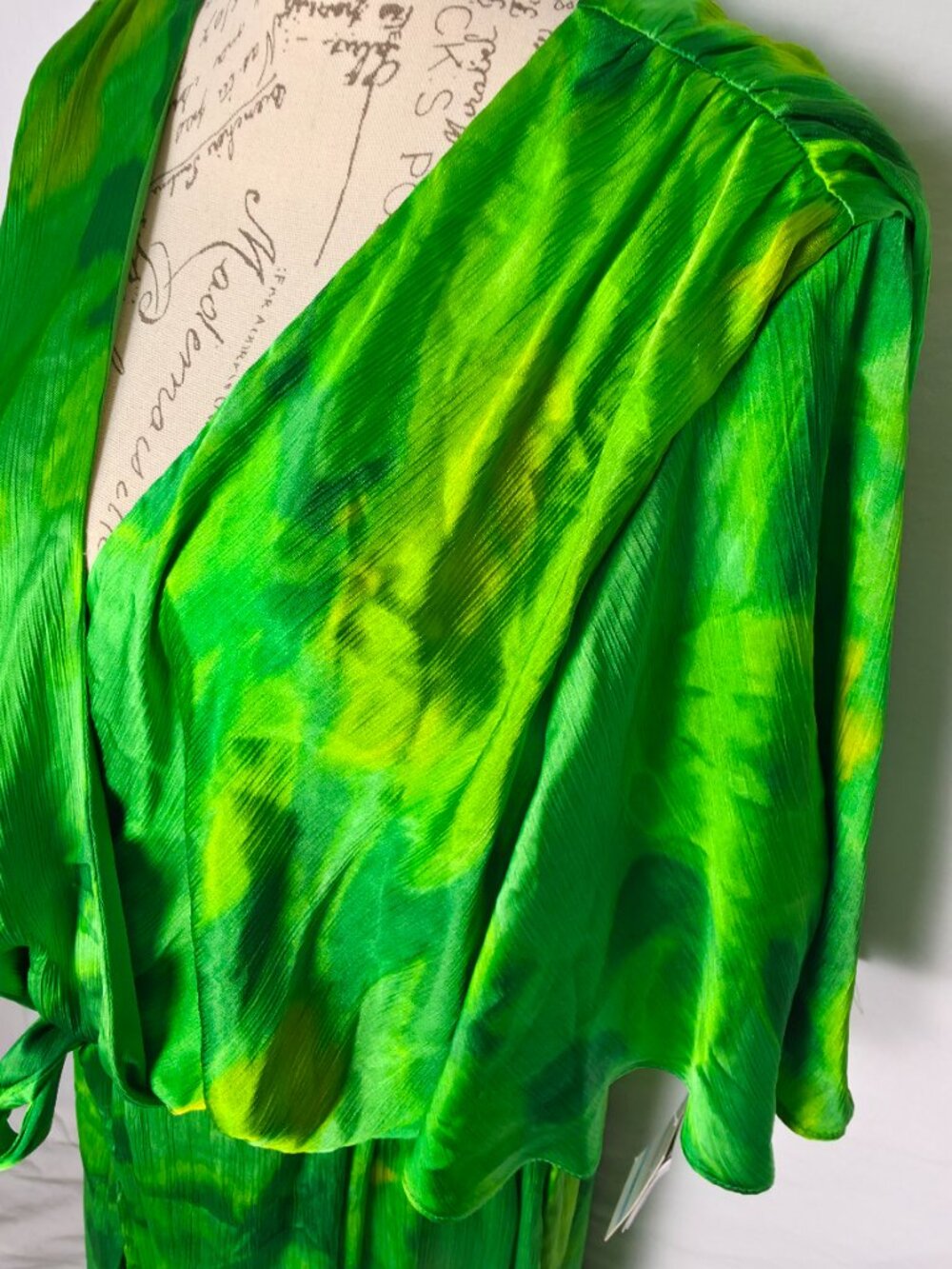 Taylor Green Abstract Maxi Dress 20W Flutter Sleeve Ruffle Tie Waist NWT - Picture 2 of 7